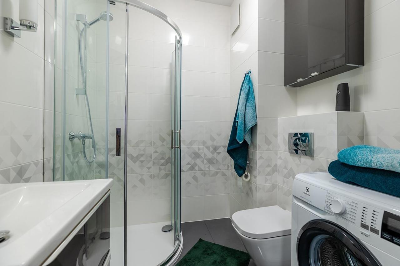 Wola Luxe Apartment Warszawa Exteriör bild